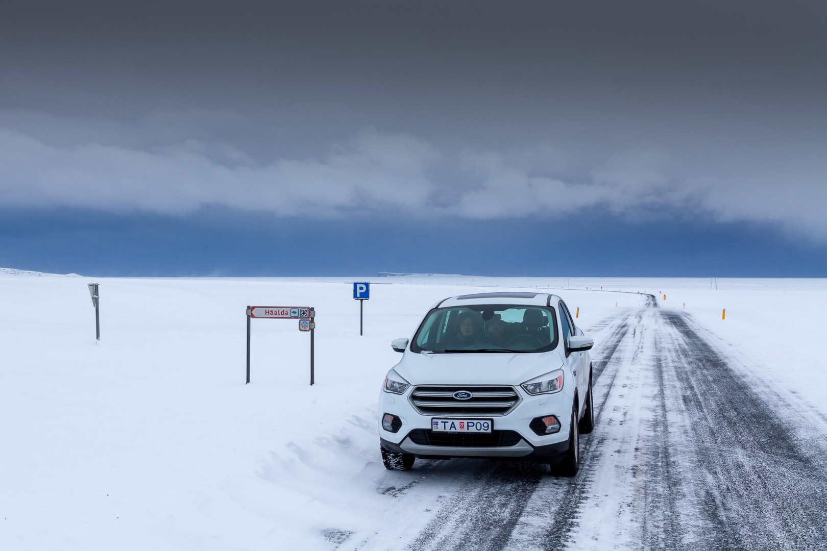 Difficul conditions because  of wet snow