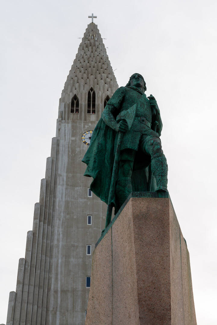 Leif Eriksson in front of the Hallgrímskirkja