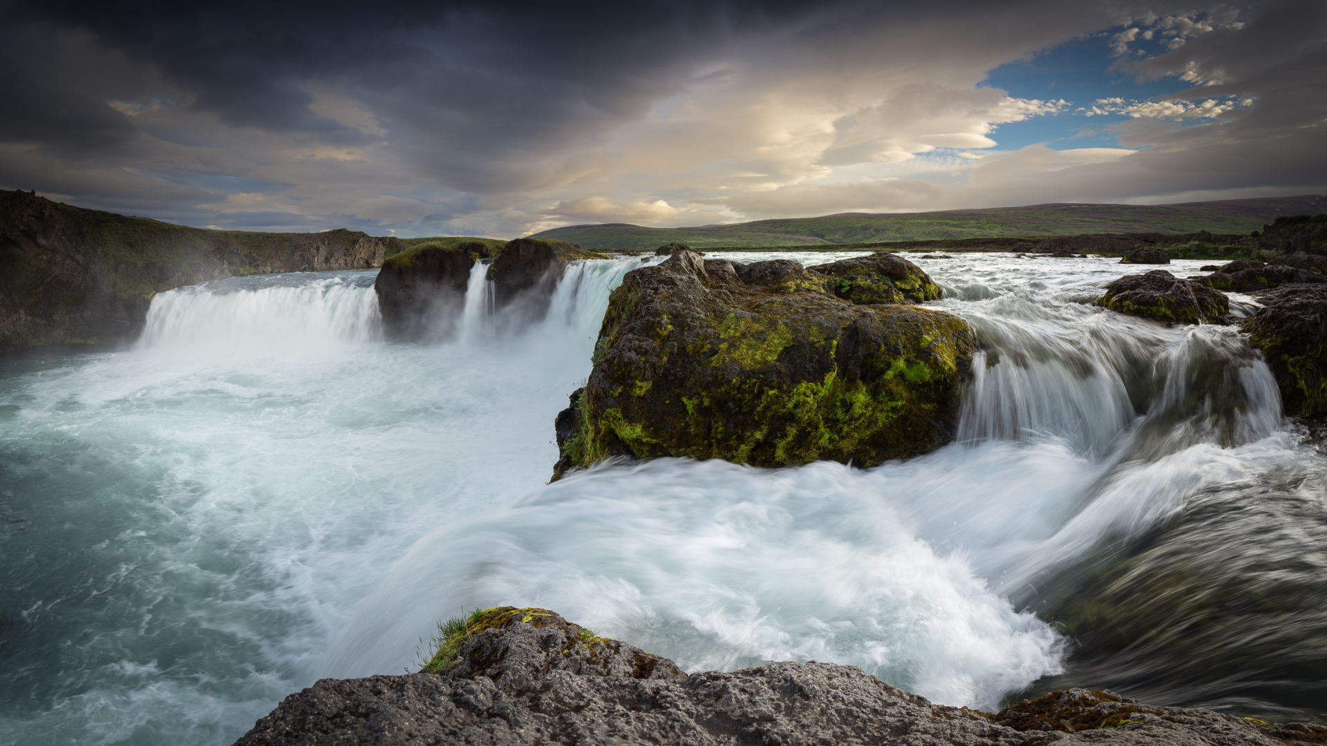 Above the water of Goðafoss
