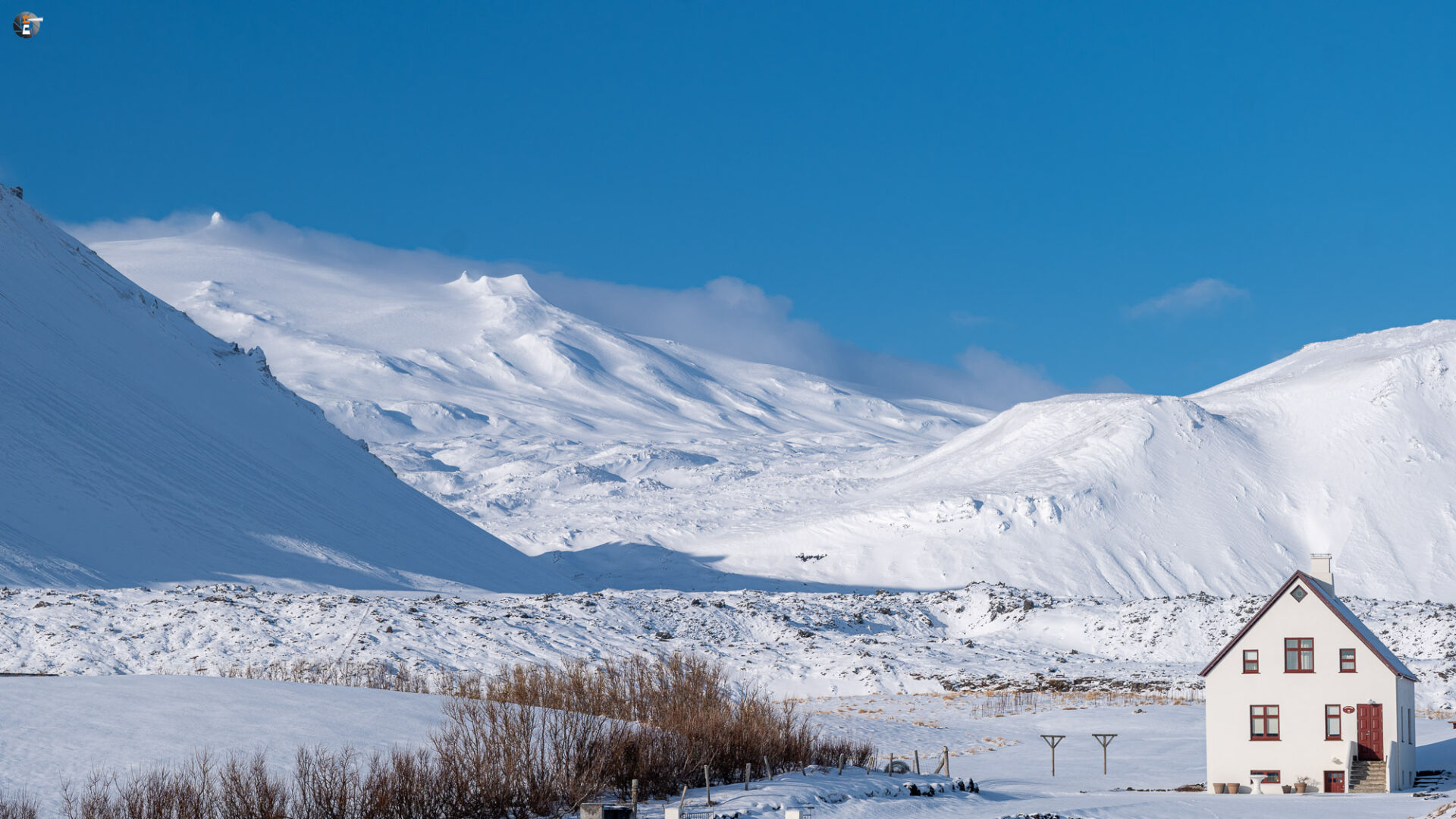 Hof in Anarstapir mit Snæfelsnessjökull