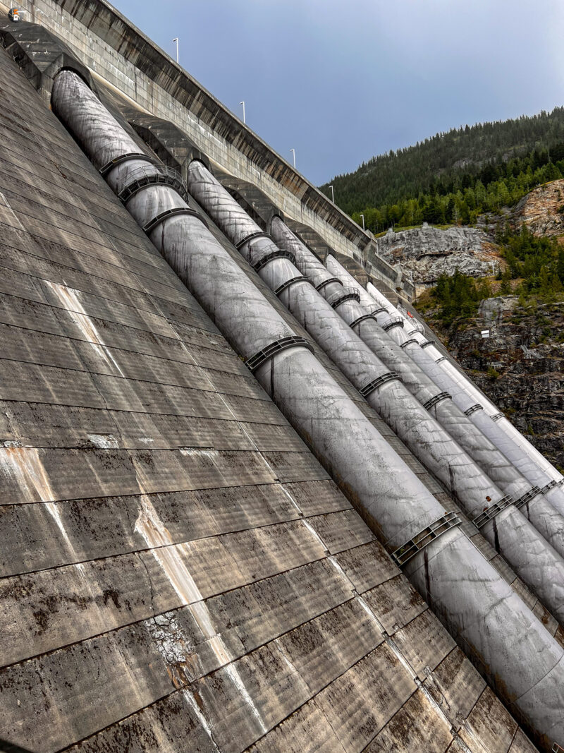 Revelstoke Dam